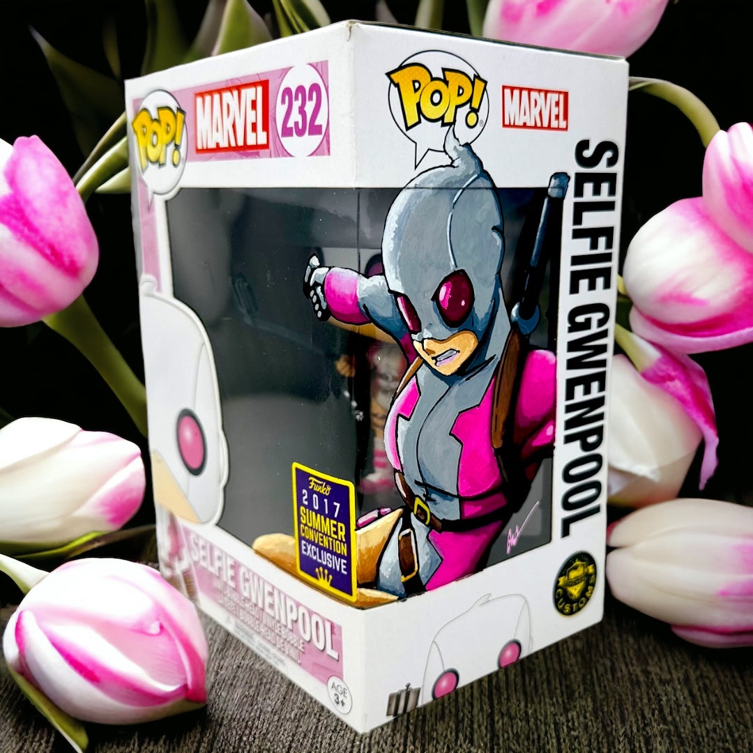 Marvel - Selfie Gwenpool 232 TCC X “Mooch”